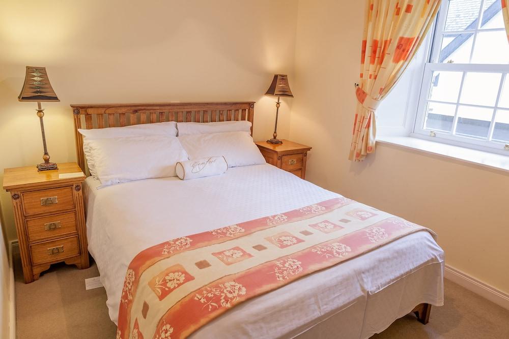 East Clare Golf Village Bodyke Extérieur photo