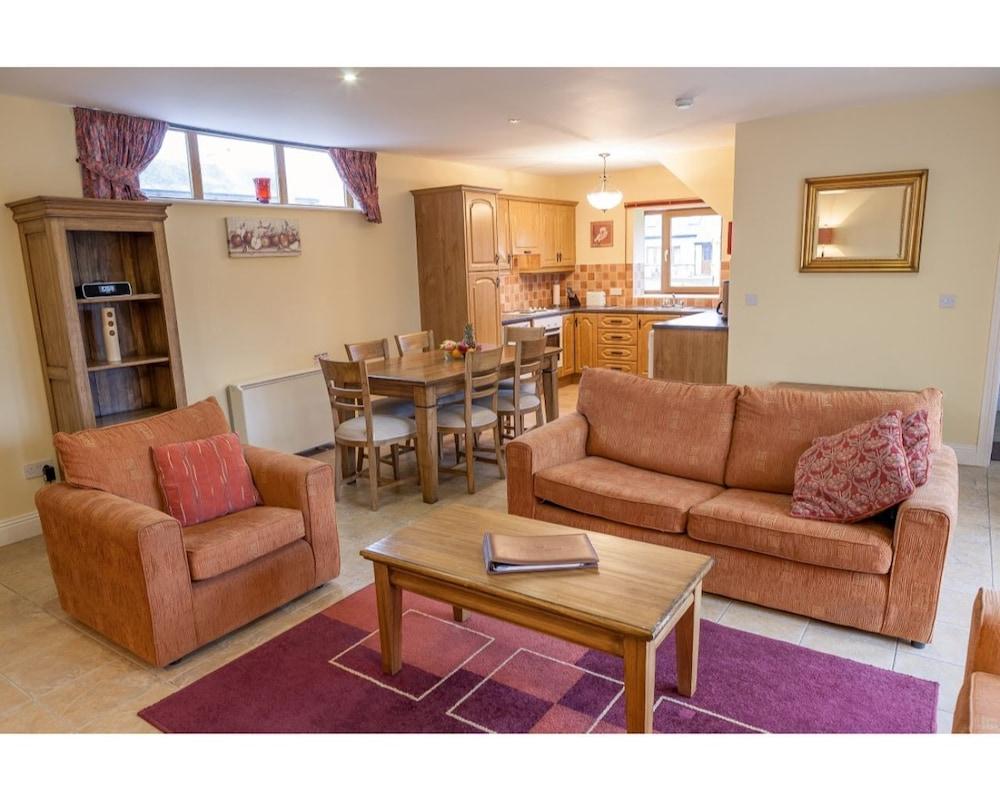 East Clare Golf Village Bodyke Extérieur photo